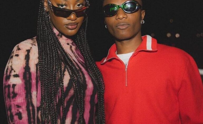  Wizkid And Tems Perform Essence Together.